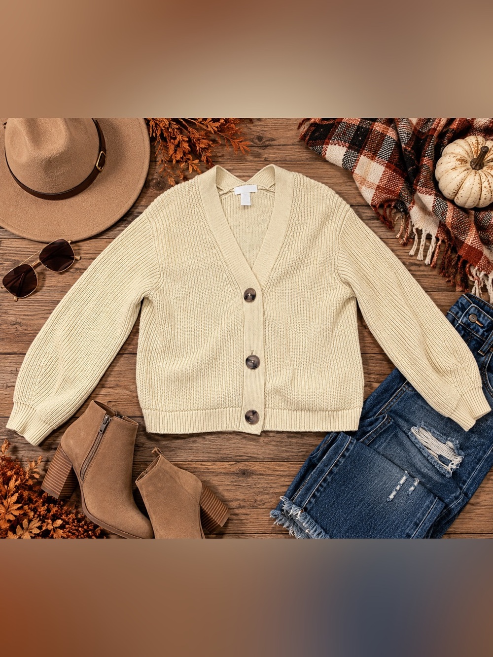 H&M Women’s Small Chunky Knit Cropped Cardigan Cream Yellow Button